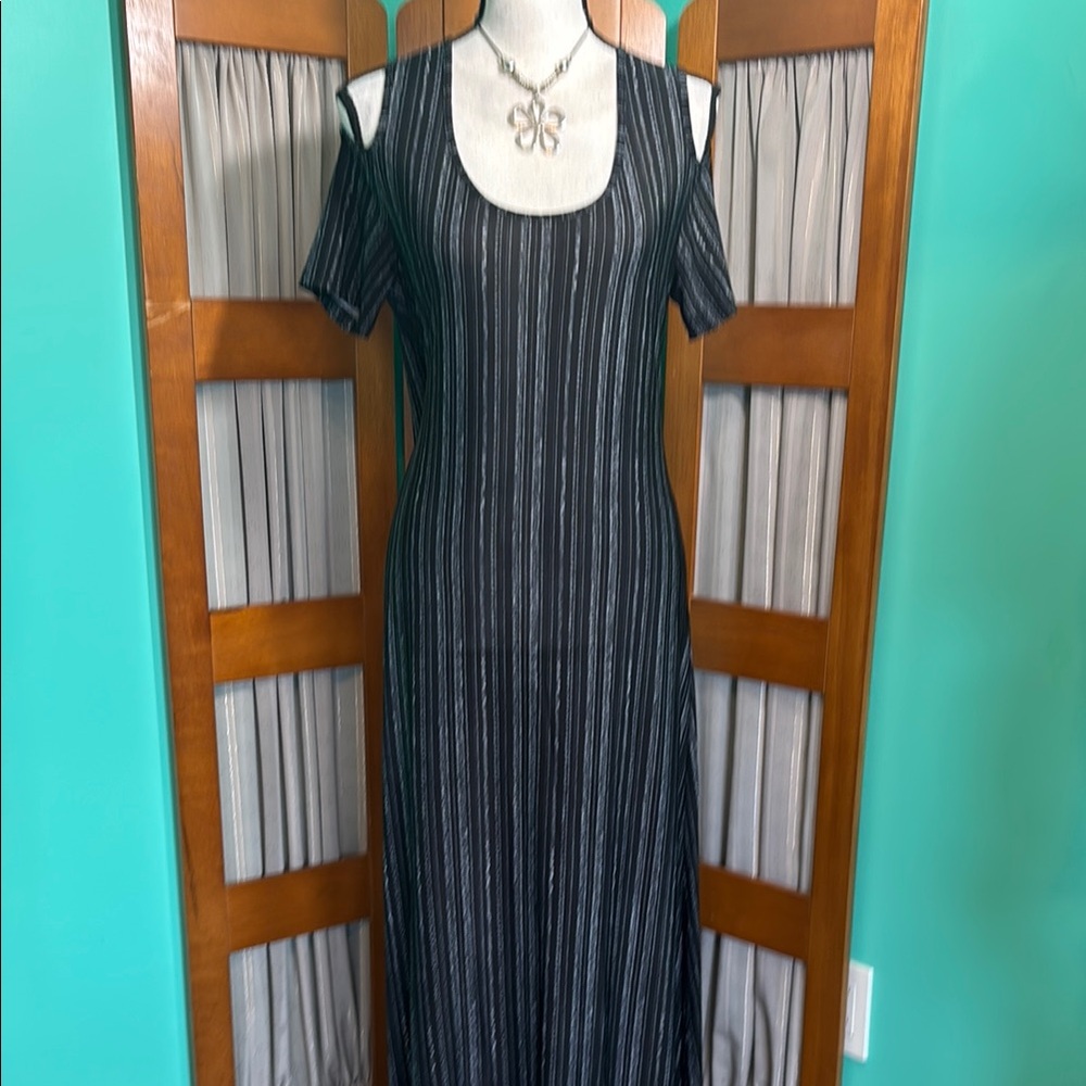 Exist Black and White Cold Shoulder Maxi Dress